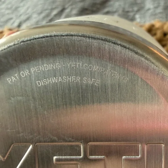 Yeti White Tumbler Cup With Lid - Picture 3 of 7